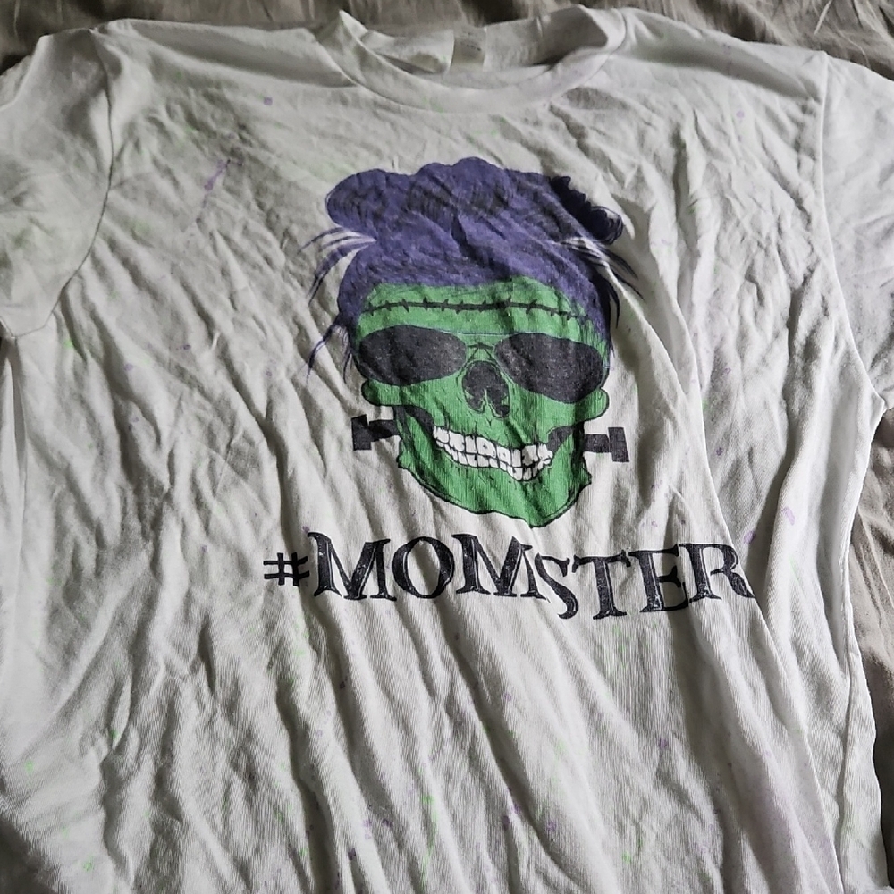 Green and Purple Skull Graphic Tee